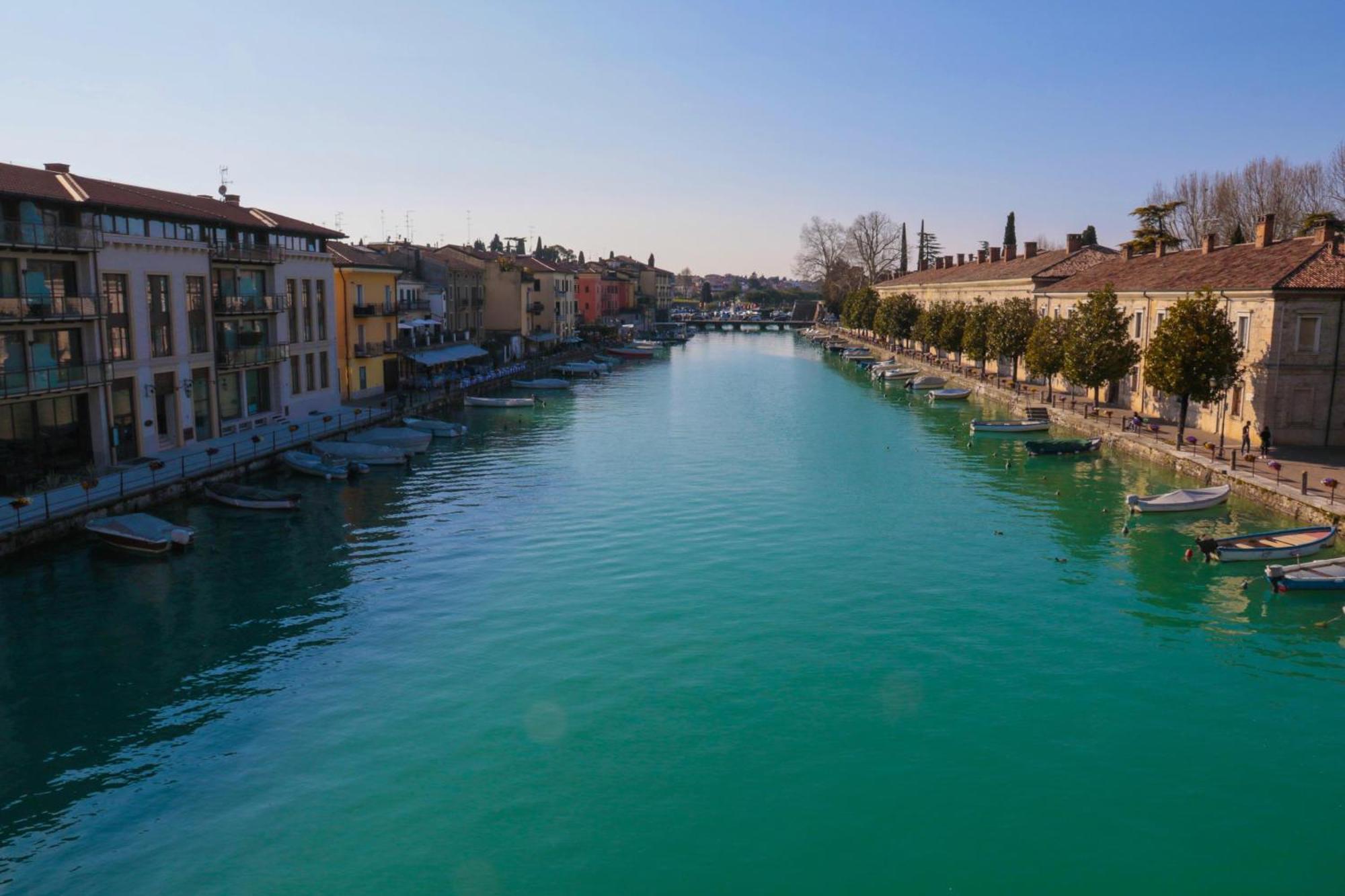 Le Finestre sul Borgo Rooms Peschiera del Garda Exterior foto