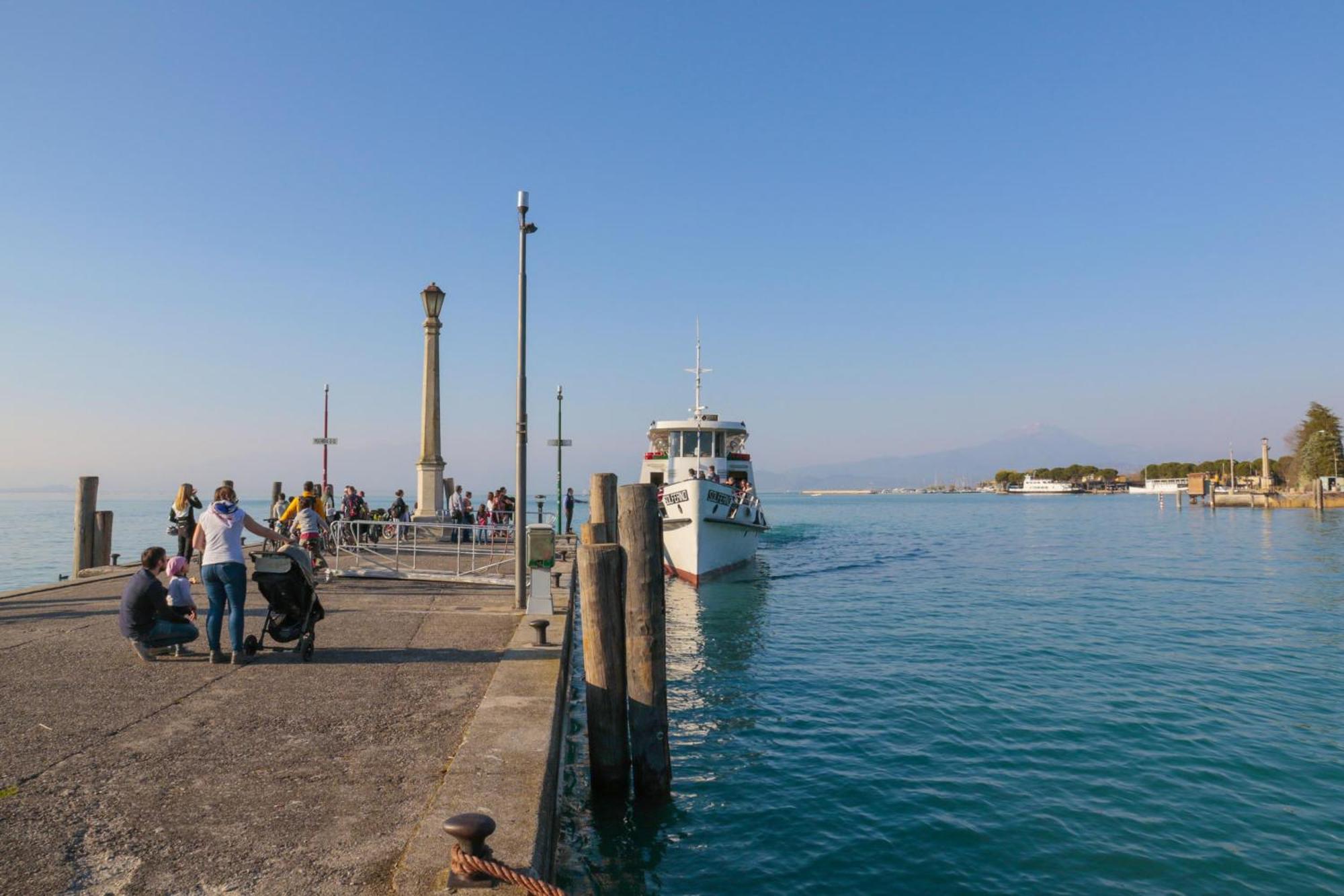 Le Finestre sul Borgo Rooms Peschiera del Garda Exterior foto