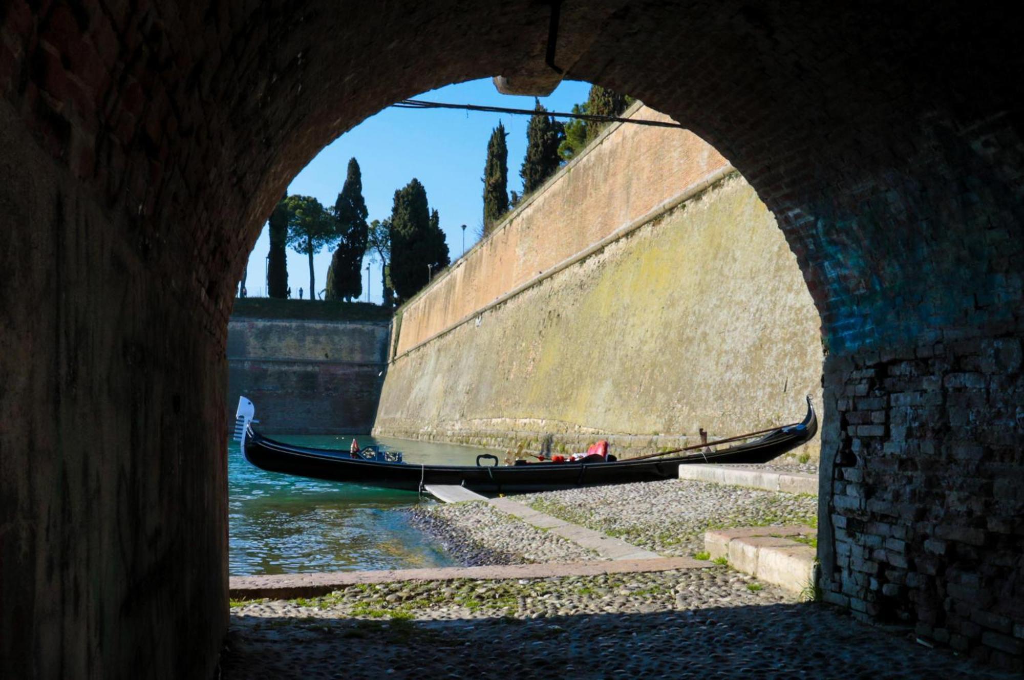Le Finestre sul Borgo Rooms Peschiera del Garda Exterior foto