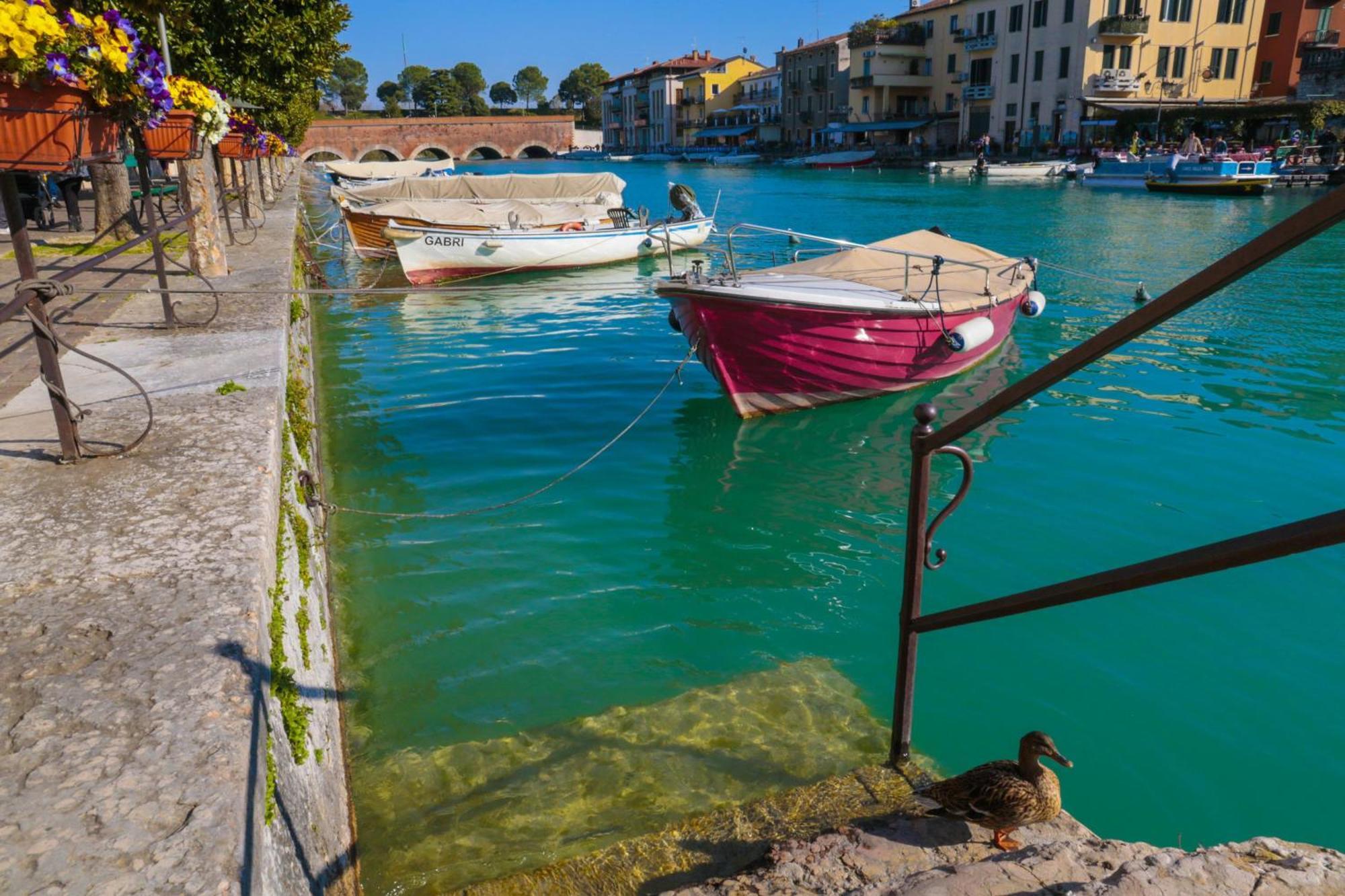 Le Finestre sul Borgo Rooms Peschiera del Garda Exterior foto
