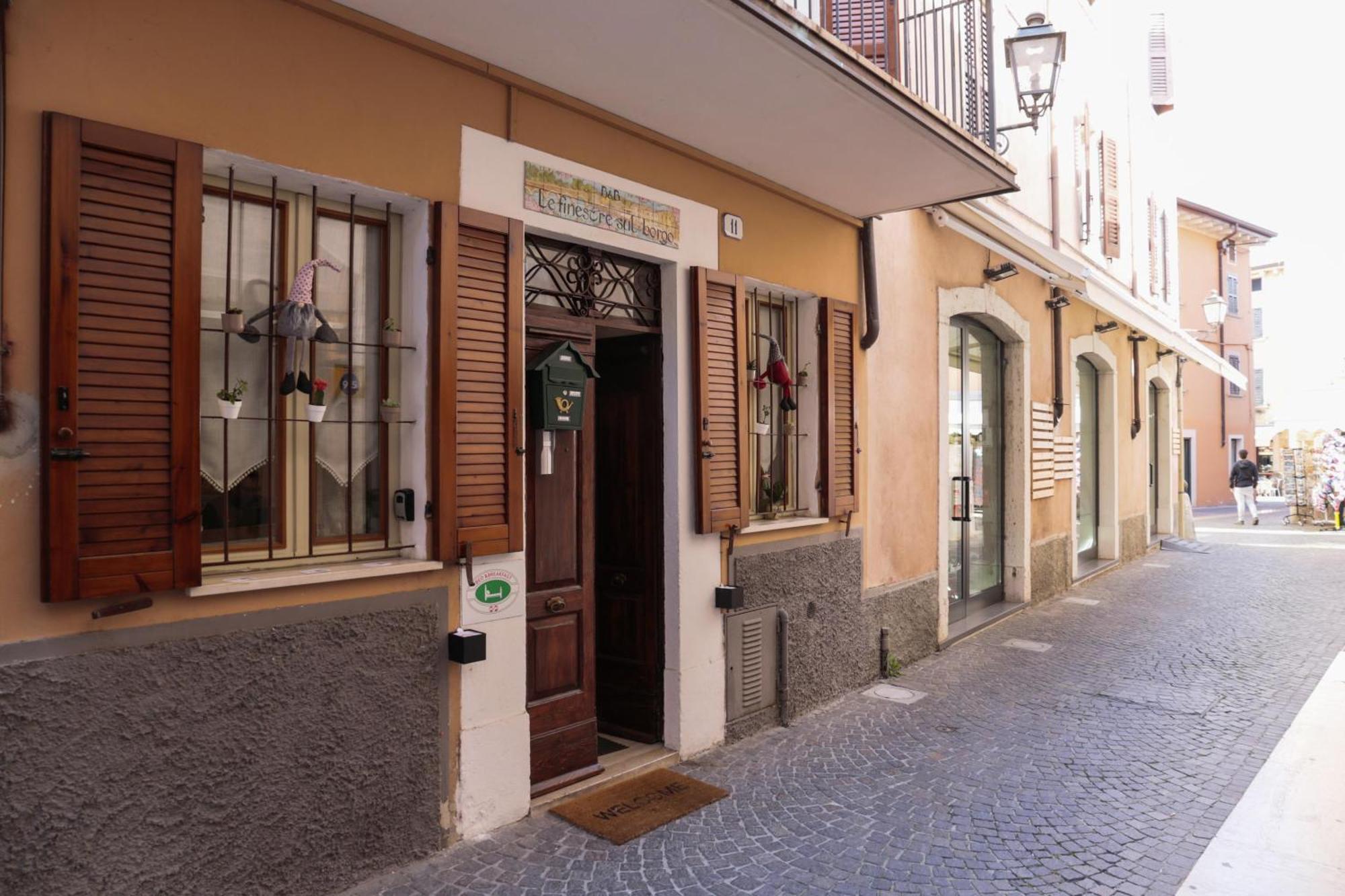 Le Finestre sul Borgo Rooms Peschiera del Garda Exterior foto