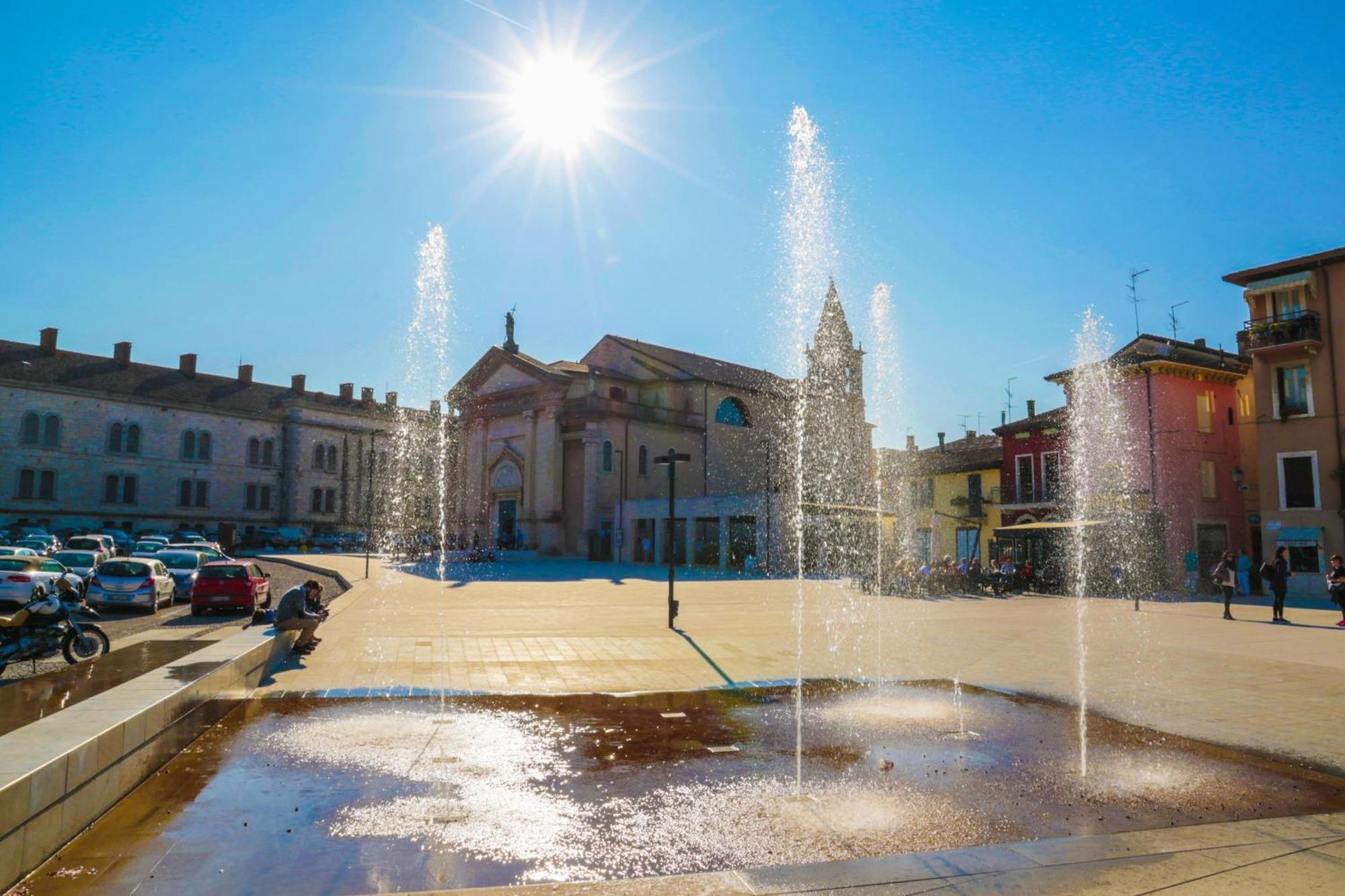 Le Finestre sul Borgo Rooms Peschiera del Garda Exterior foto
