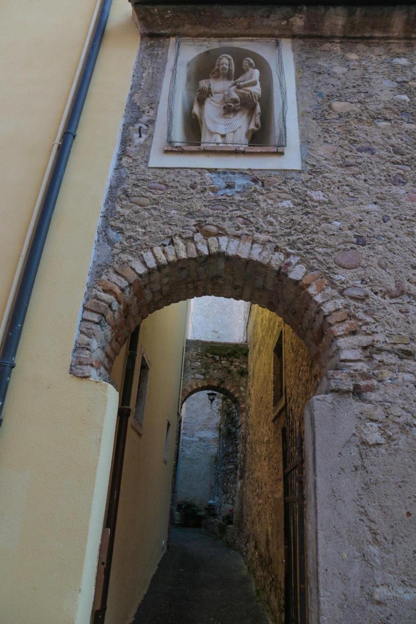 Le Finestre sul Borgo Rooms Peschiera del Garda Exterior foto