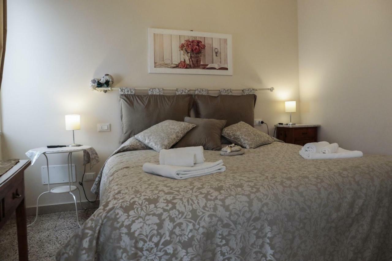 Le Finestre sul Borgo Rooms Peschiera del Garda Exterior foto