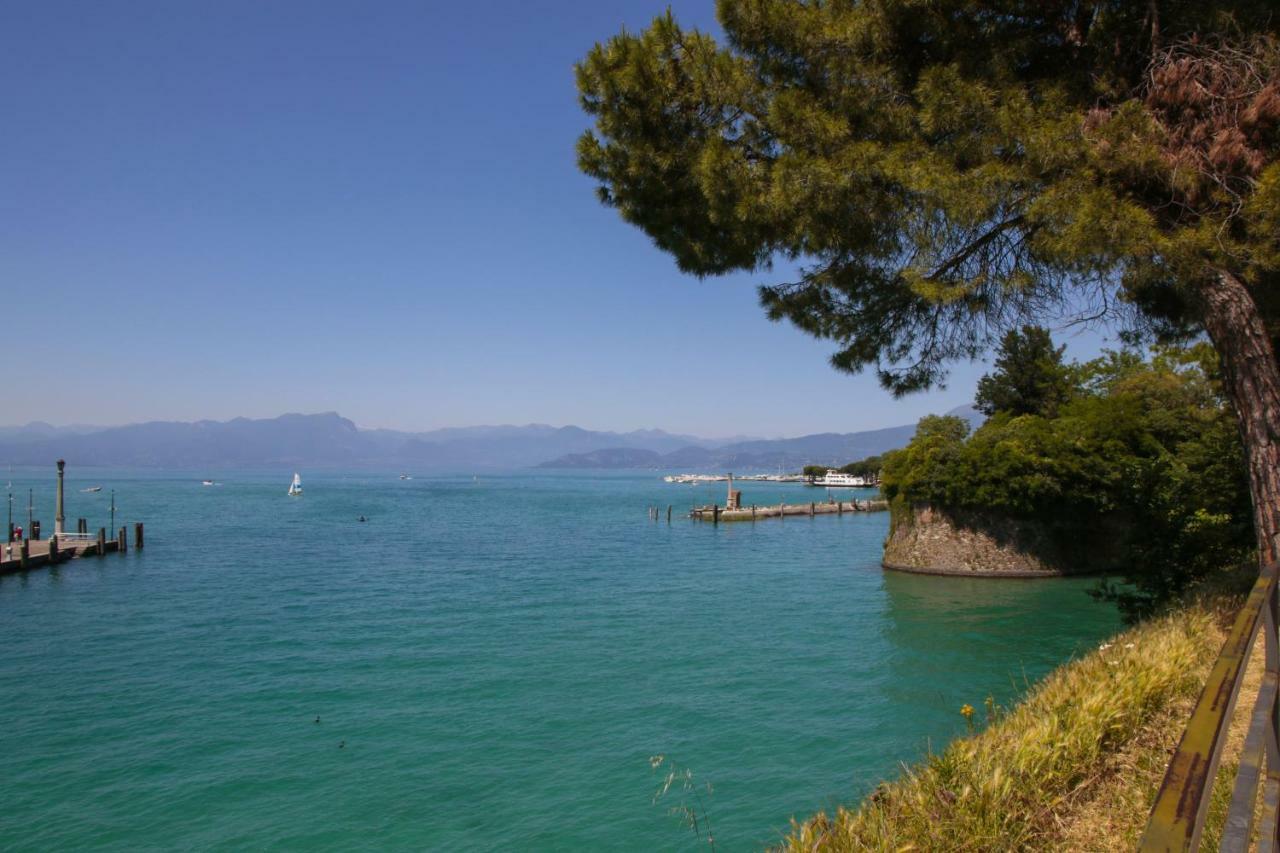 Le Finestre sul Borgo Rooms Peschiera del Garda Exterior foto