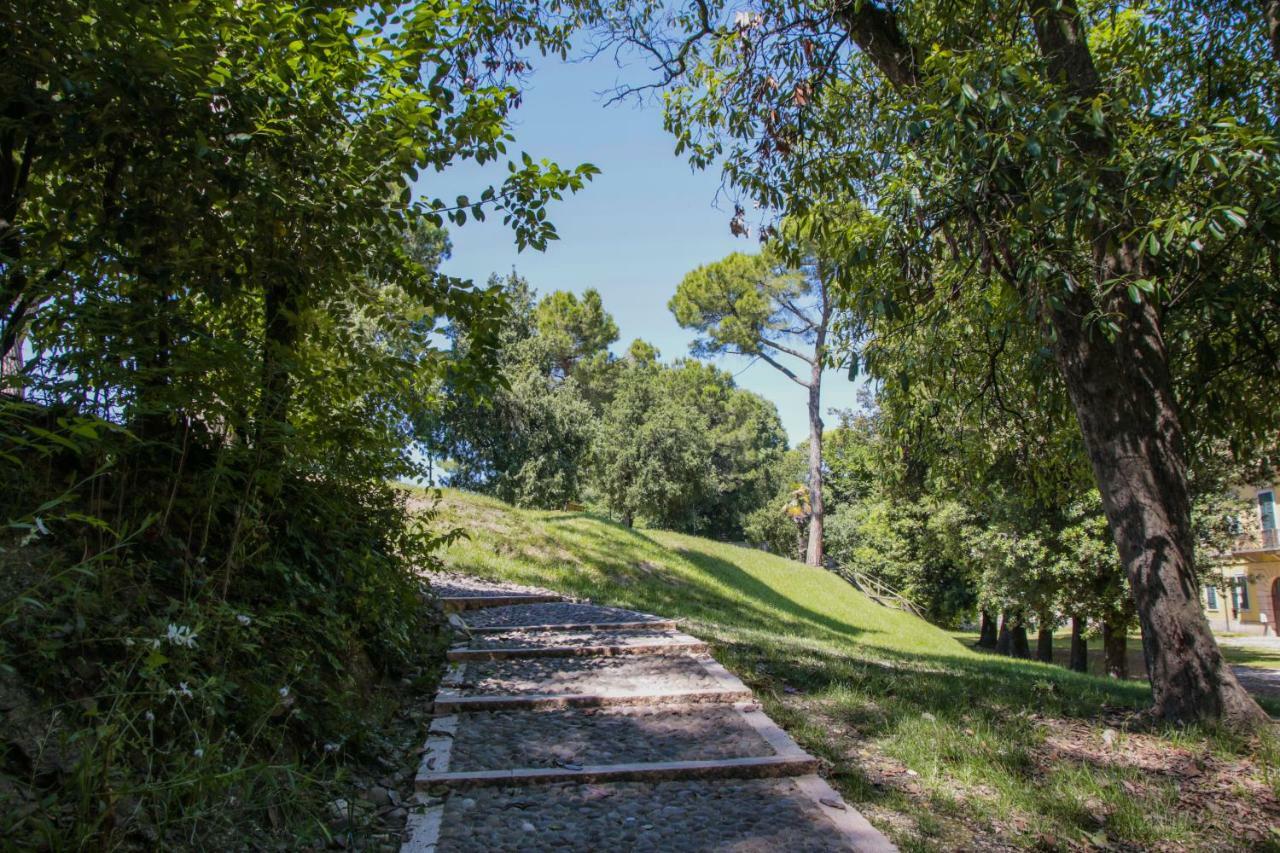Le Finestre sul Borgo Rooms Peschiera del Garda Exterior foto