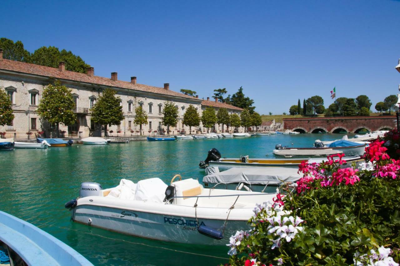 Le Finestre sul Borgo Rooms Peschiera del Garda Exterior foto